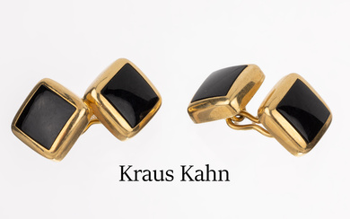 Pair of 18 kt gold onyx-cufflinks , YG 750/000, manufacturer's...