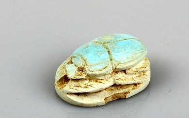 Perle en forme de scarabée ornée de hiéroglyphes,... - Lot 63 - Vermot et Associés