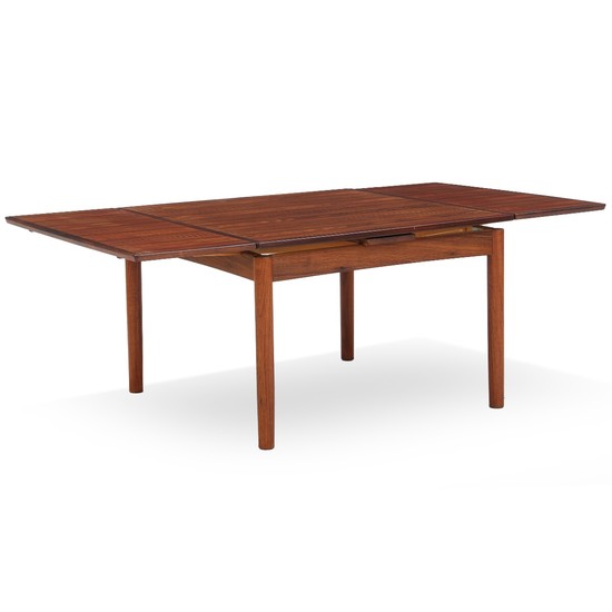 Poul Hundevad: Coffee table of rosewood with extension, reversible sqaure top. H. 52 cm. L. 80/111/142 cm. W. 80 cm.