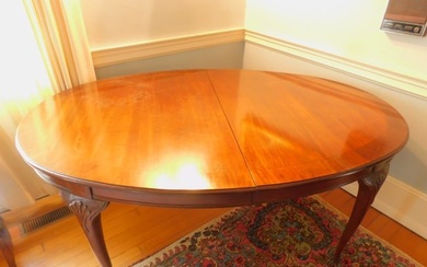 Queen Anne style extension table