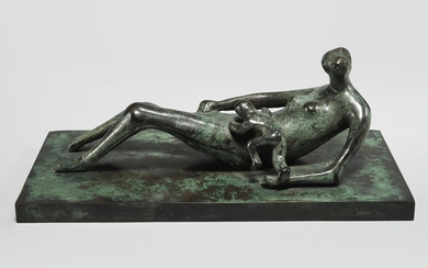 RECLINING MOTHER AND CHILD II, Henry Moore