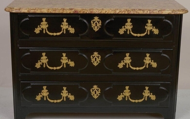 Regency style chest of drawers in solid walnut with black patina opening by three drawers. Gilt bronze ornamentation. Topped by a purplish-yellow breccia shelf. French work. Period: 18th century. Size : 135,5x88x52cm.