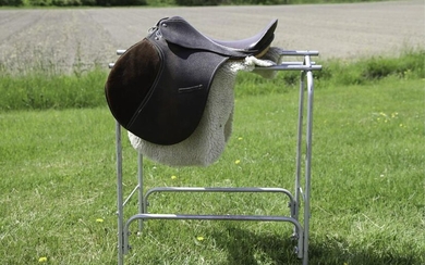 SILVER CUP ENGLISH LEATHER SADDLE & STAND
