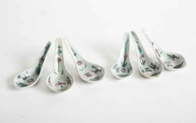 SIX CHINESE FAMILLE ROSE SPOONS, LEONARD JOEL LOCAL DELIVERY SIZE: SMALL