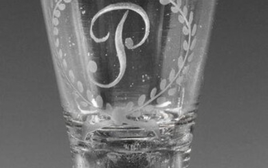 Schnaps- oder Branntweinglas mit Monogramm "P"