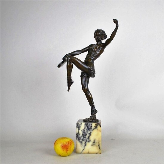 Sculpture, Tambourine dancer