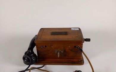 Téléphone en bois et acier vers 1910 (co... - Lot 63 - Richard Maison de ventes