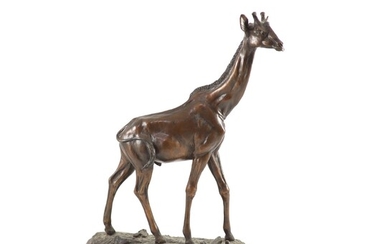 Tim Nicklin. Un modèle en bronze d'une girafe,signé et daté 1988, 1/10, sur une base...