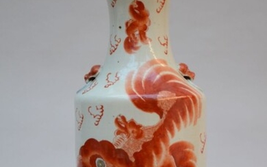 Vase en porcelaine de Chine 'qilins' (h59cm) (*)