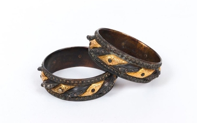 Very beautiful pair of 19th century bracelets alternating...