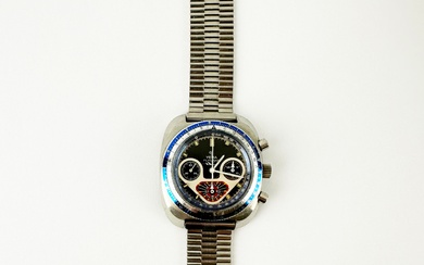 YEMA FLYGRAPH Montre bracelet chronographe en acier, cadran noir, index en applique argentés, petite seconde...