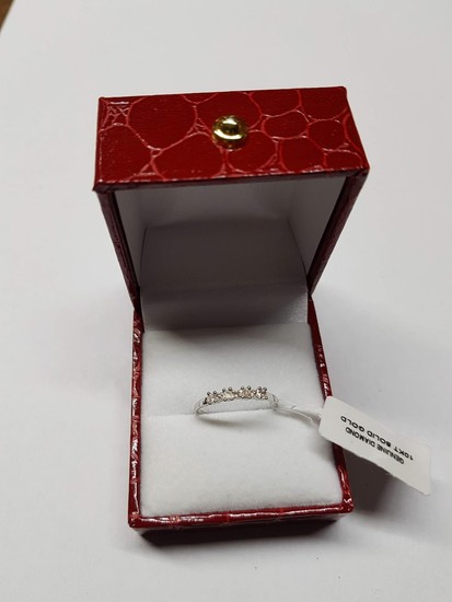 10ct White Gold Ring with 4 x Little Diamonds (Genuine) Tota...