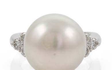 14.7mm South Sea Pearl and Diamond Ring