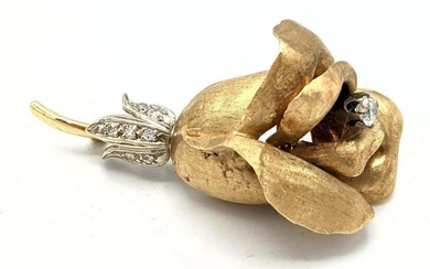 14k Gold and Diamond Rose Brooch Pin. 14.1dwt.