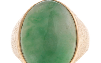 A Lady's Jadeite Ring in 14K Gold