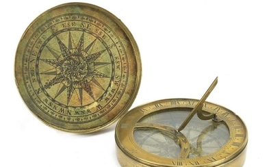 18th century brass pocket sundial compass, 8.5cm in