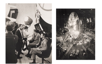 2001: A Space Odyssey (1968), 2 double weight candid photographs (one oversized and one regular), US