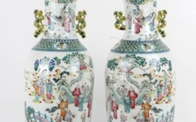 Chine. Grande paire de vases de forme balustre à f…