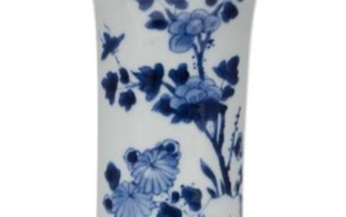 A Chinese porcelain beaker vase, 19th century,...