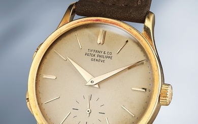 Patek Philippe, Ref. 2597 A extremely rare and well-preserved yellow gold traveller's wristwatch with separately adjustable hour hand