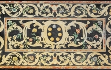 Piano in scagliola con stemma centrale, sec.XVIII