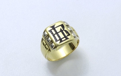 750 thousandths gold signet ring, monogrammed LB, set...