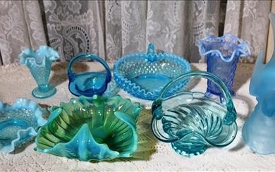 8 pc. miscellaneous items of Fenton art glass