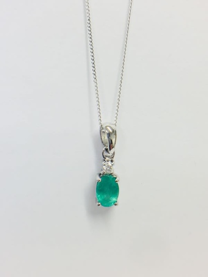 9CT White Gold Emerald diamond pendant