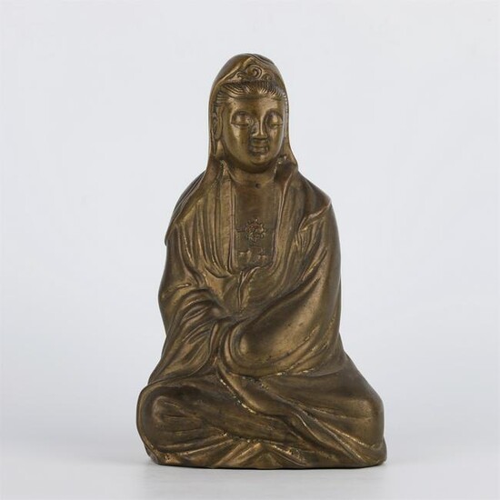 A CHINESE BRONZE FIGURE OF GUANYIN BUDDHA SEATED STATUE