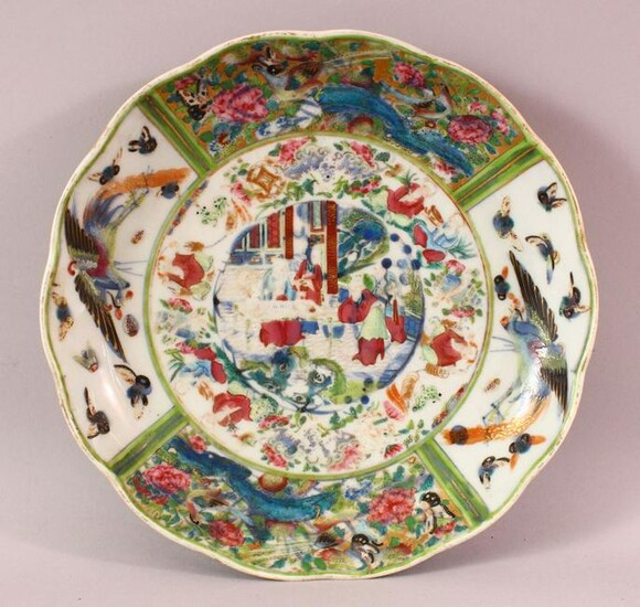 A CHINESE FAMILLE ROSE CANTON STYLE PORCELAIN DISH