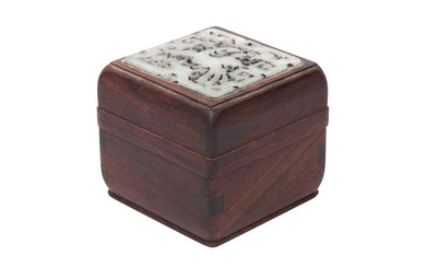 A CHINESE JADE-INLAID WOOD BOX AND COVER 二十世紀 嵌玉木盒