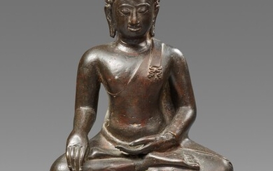 A Chiang Saen-style bronze figure of Buddha Shakyamuni. Thailand. 19th century or earlier