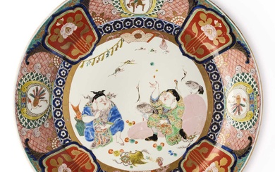 A JAPANESE IMARI CHARGER, MEIJI PERIOD (1868-1912)