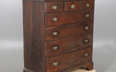 A LATE 18TH CENTURY OAK CHEST OF DRAWERS.