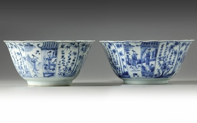 A PAIR OF BLUE AND WHITE FOLIATE-RIMMED BOWLS