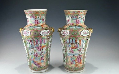 A PAIR OF CHINESE QING DYNASTY ROSE MEDALLION PORCELAIN VASES
