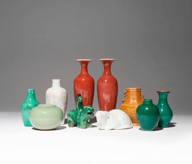 A SMALL COLLECTION OF CHINESE CERAMIC ITEMS QING DYNASTY Comprising:...