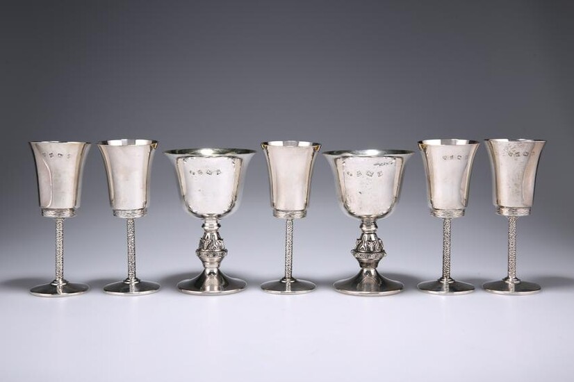 A SUITE OF FIVE CONTEMPORARY SILVER GOBLETS, by