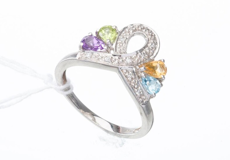 A TOPAZ, AMETHYST, PERIDOT, CITRINE AND DIAMOND DRESS RING IN 10CT WHITE GOLD, RING SIZE N, 2.9GMS