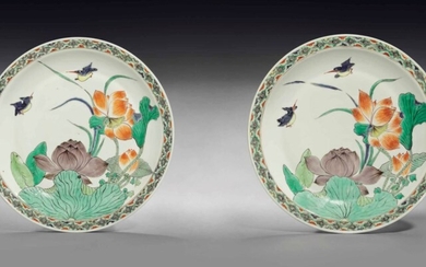 A VERY RARE PAIR OF FAMILLE VERTE DISHES, KANGXI SIX-CHARACTER MARKS IN UNDERGLAZE BLUE WITHIN A DOUBLE CIRCLE AND OF THE PERIOD (1662-1722)