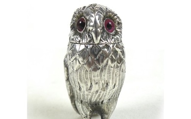 A Victorian silver novelty owl form pepper pot, George John ...