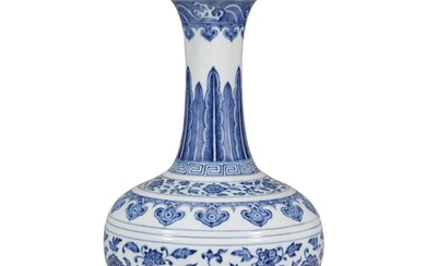 A blue and white bottle vase, Seal mark and period of Daoguang | 清道光 青花如意纏枝花卉紋賞瓶 《大清道光年製》款, A blue and white bottle vase, Seal mark and period of Daoguang | 清道光 青花如意纏枝花卉紋賞瓶 《大清道光年製》款
