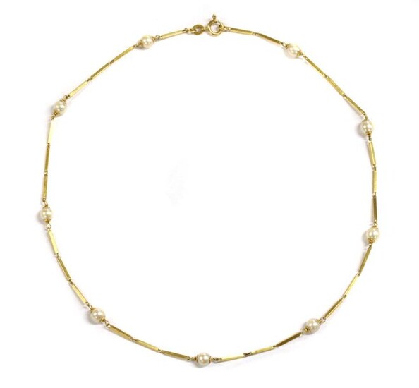 A gold cultured pearl necklace, cultured pearls, 5 to 5.5mm...