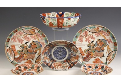 A pair of Japanese Kutani porcelain plates, Meiji Period (18...