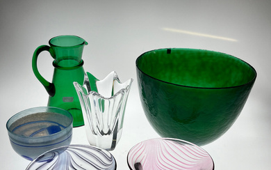 A set of 6 glass objects, including Pukeberg, Kosta Boda and Vas Vitreum.