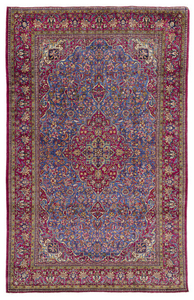 A silk Kashan rug, Central Persia, c. 1920. - Provenance: Private property, North Germany. - Minor signs of use and age. Overall well preserved.