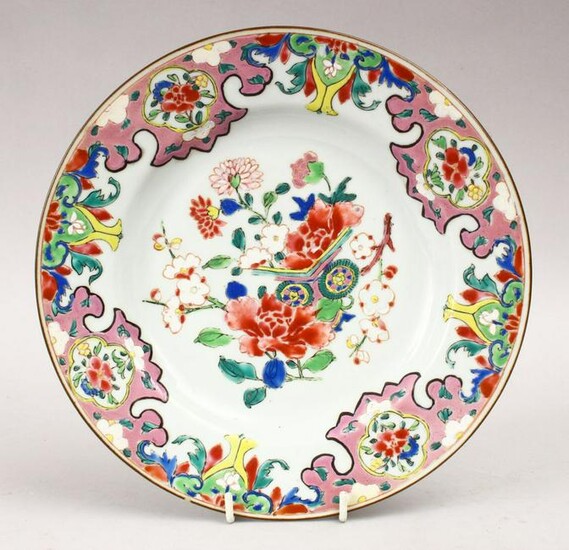 AN 18TH CENTURY CHINESE FAMILLE ROSE PORCELAIN PLATE