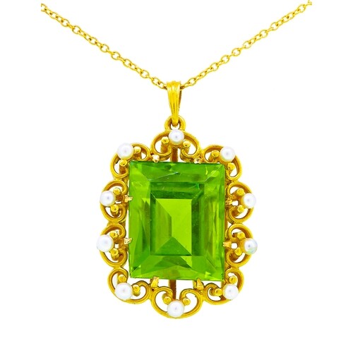 ANTIQUE PERIDOT AND SEED PEARL PENDANT, set with a central p...