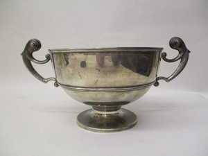 An Edwardian silver trophy style bowl by George Nathan and R...