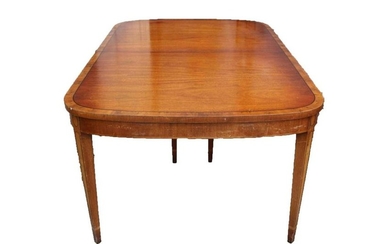 BAKER QUALITY BANDED MAHOGANY DINNING TABLE